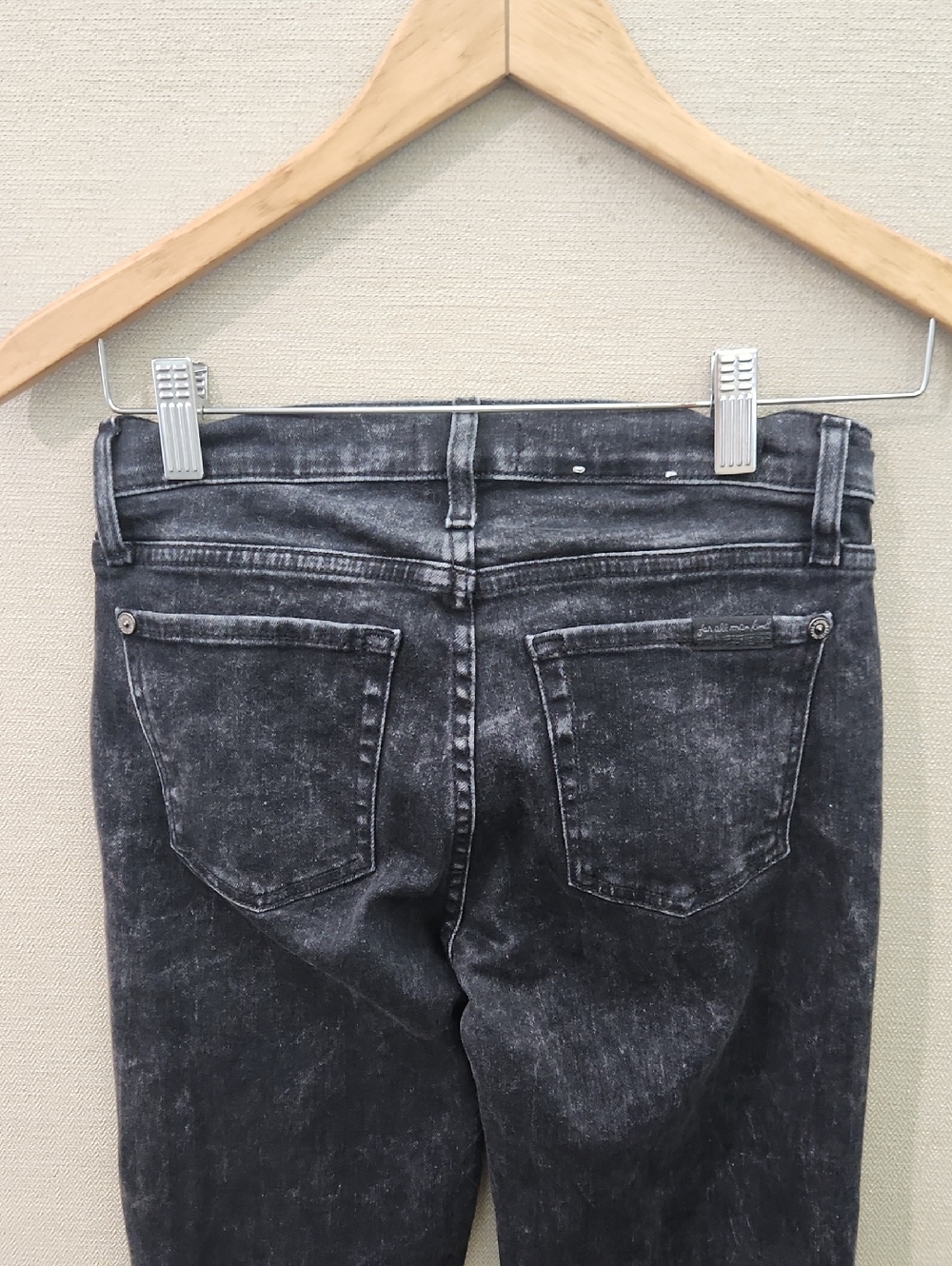 7 For All Mankind Dojo Jeans Size 25